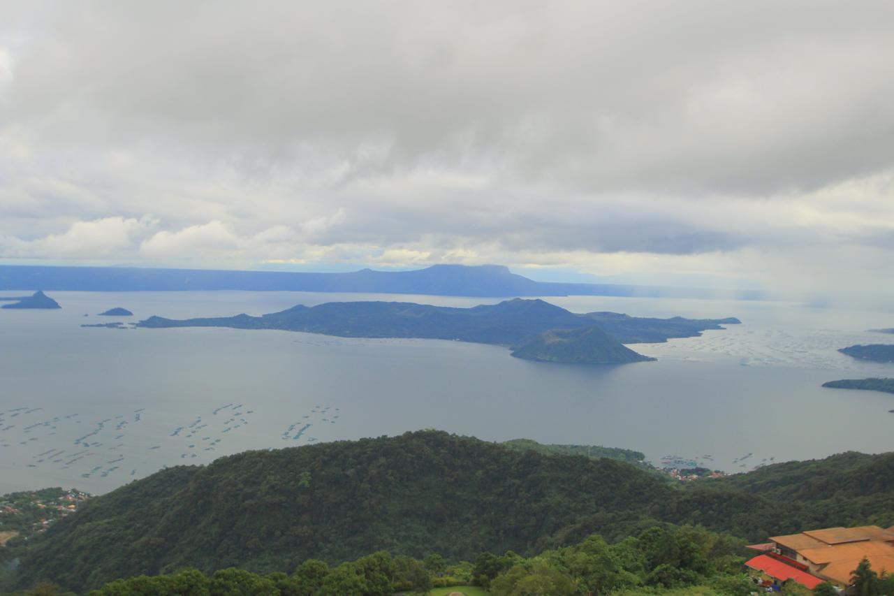 טגאיטאי Taal View Room Tagaytay Staycation With Wifi מראה חיצוני תמונה